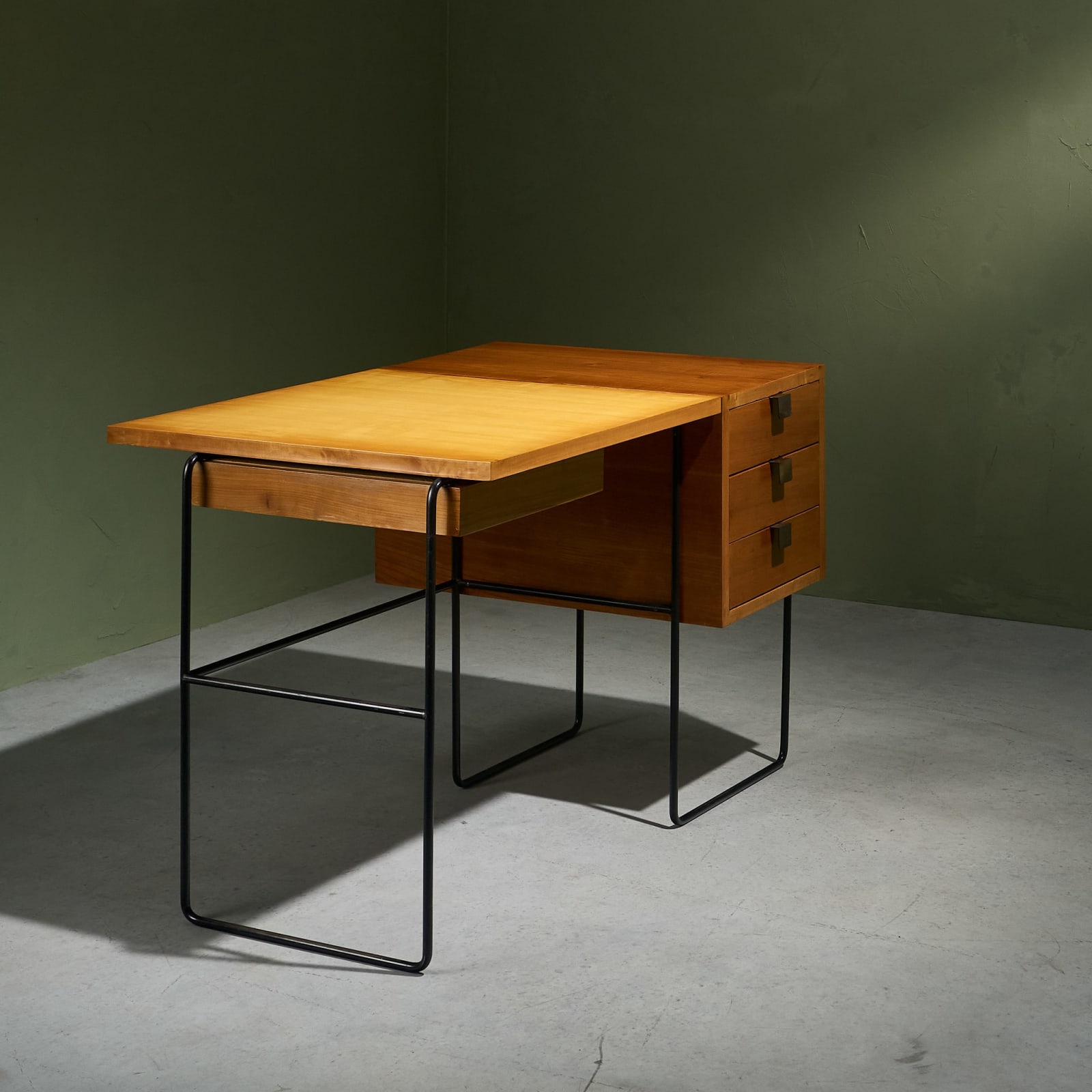 Taichiro Nakai, Pair of Duo-Tone Writing Desks for La Permanente Mobili Cantù, 1955