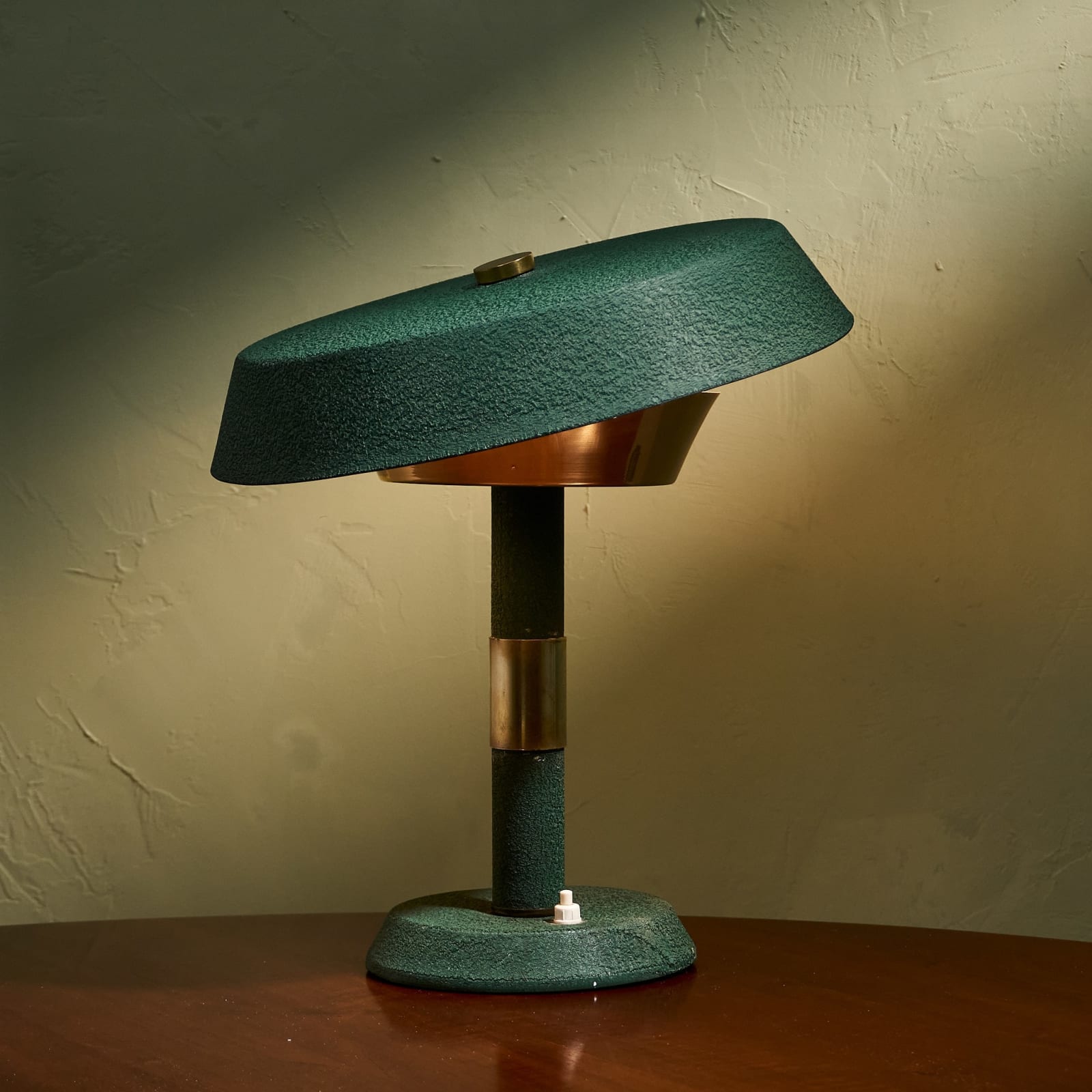 Rationalist Table Lamp in Green Lacquered Metal and Brass with Adjustable Shade, Italy, 1950's