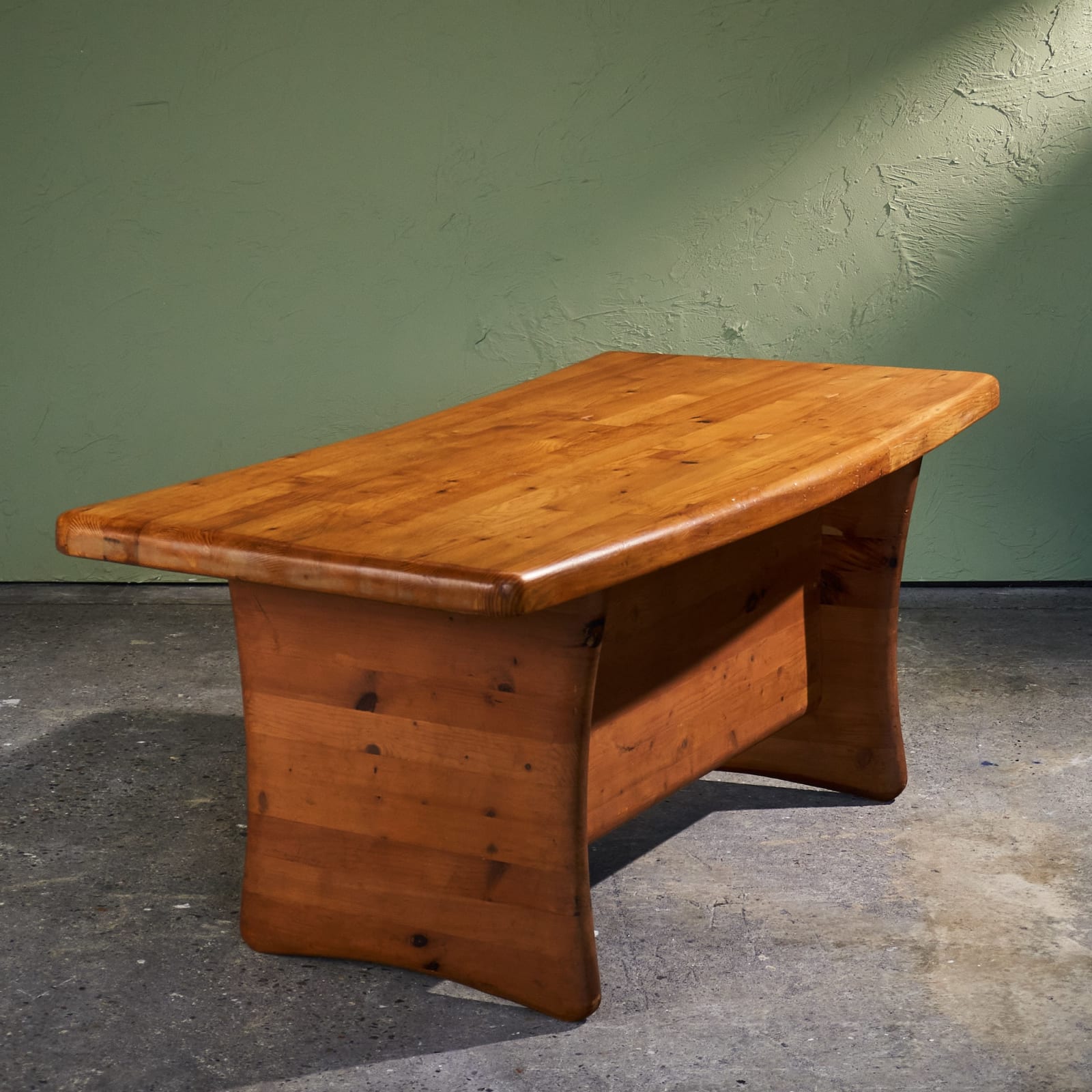 Architectural 'Forme Libre' Writing Desk in Solid Pine , France, 1960s
