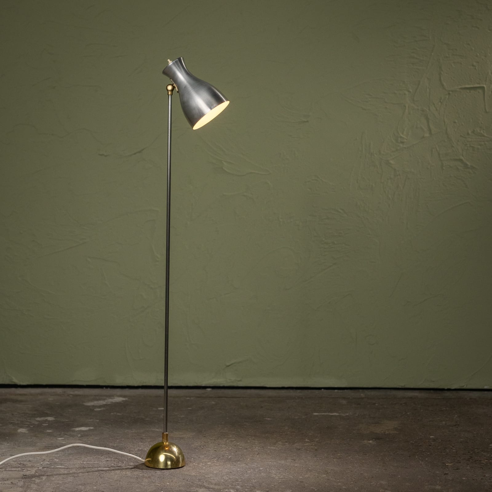 Dieter Schulz, Floor Lamp Model 57/416 in Brass, Nickel plated steel and aluminum for Wohnbedarf AG, Switzerland, 1950