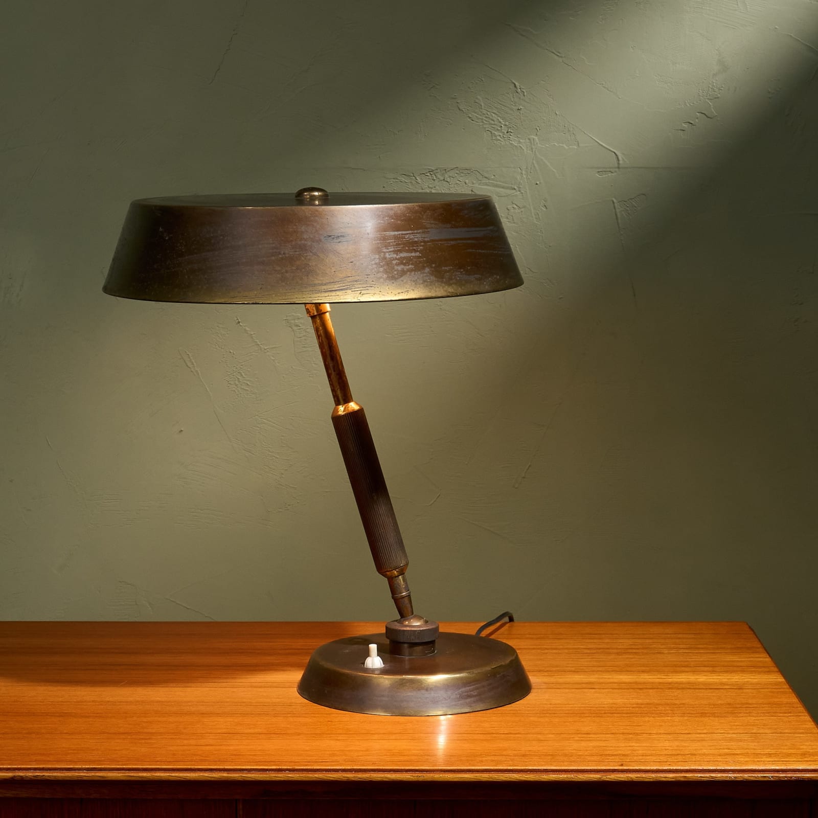 Giovanni Michelucci, Patinated Brass Table Lamp with Pivot Stem and Shade, Italy, 1950s