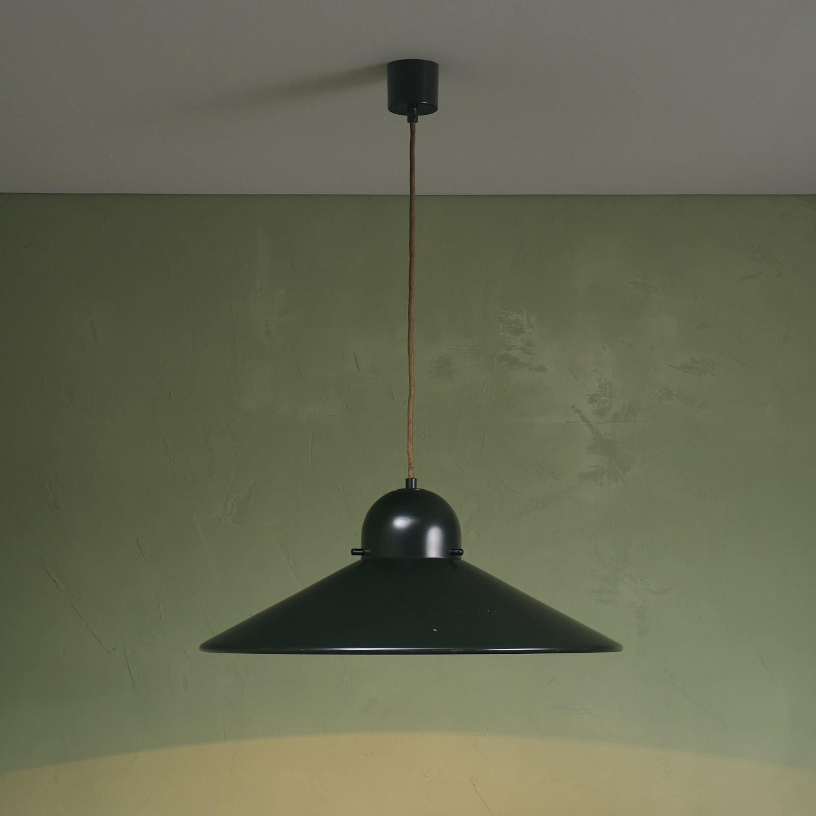 Stilnovo, Dark Green Lacquered 'UFO' Pendant, Italy, 1970s
