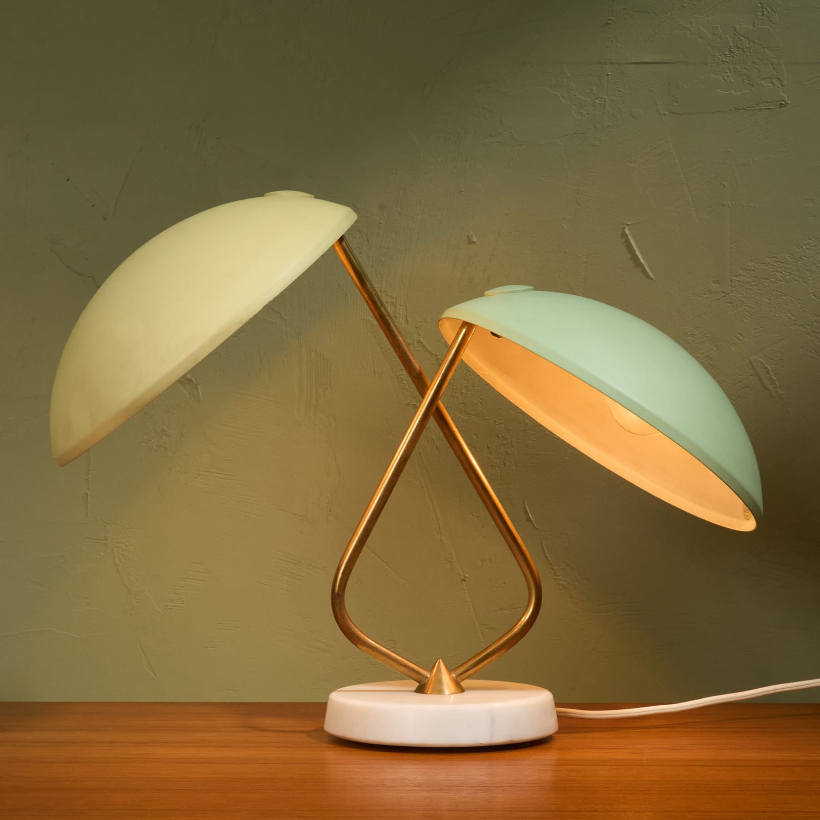 Stilnovo, Table Lamp with 2 Shades in Pastel Yellow and Green with Brass Details, Italy, 1950s