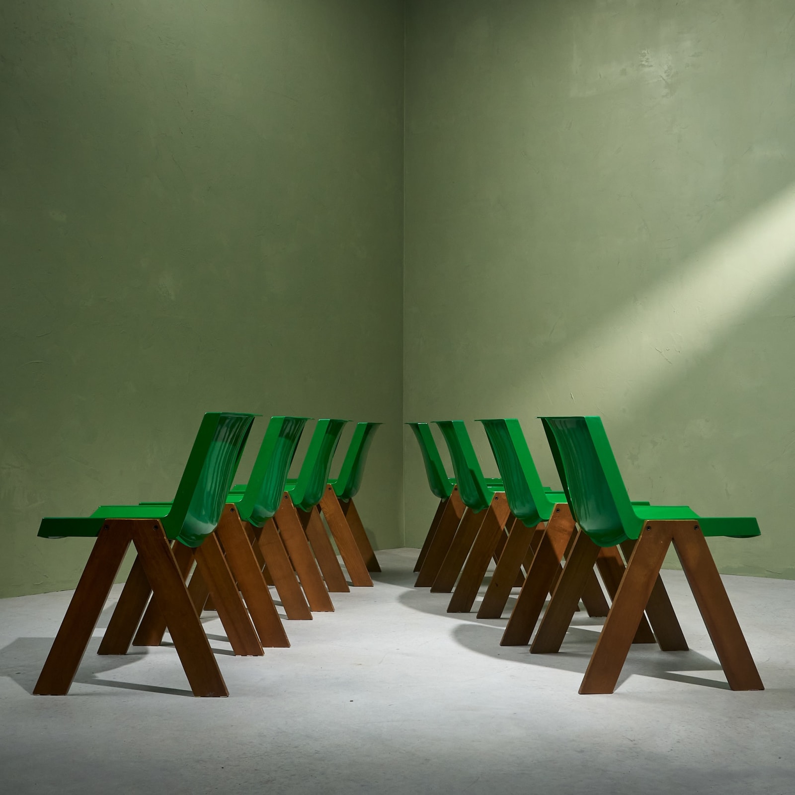 Paolo Orlandi & Roberto Lucci, Set of 8 Green 'Plurima' Chairs with Rare Wooden Frame, 1980's