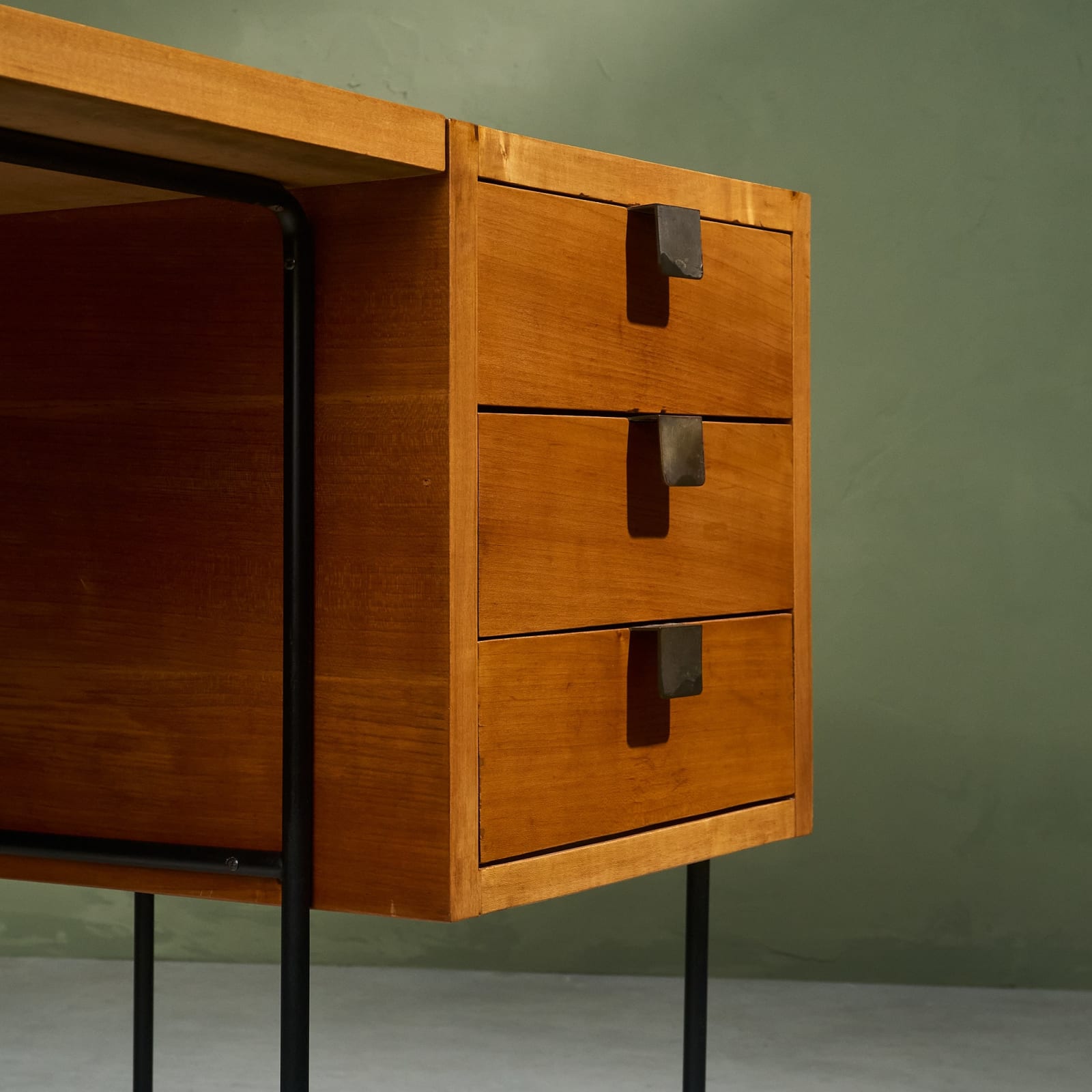 Taichiro Nakai, Pair of Duo-Tone Writing Desks for La Permanente Mobili Cantù, 1955