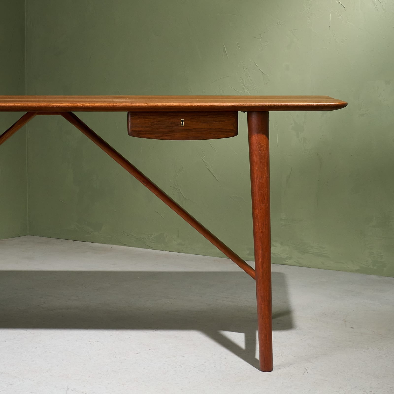 Peter Hvidt & Orla Mølgaard-Nielsen, Desk 'Model 310' in Solid Teak for Søborg Møbelfabrik, Denmark , 1950s