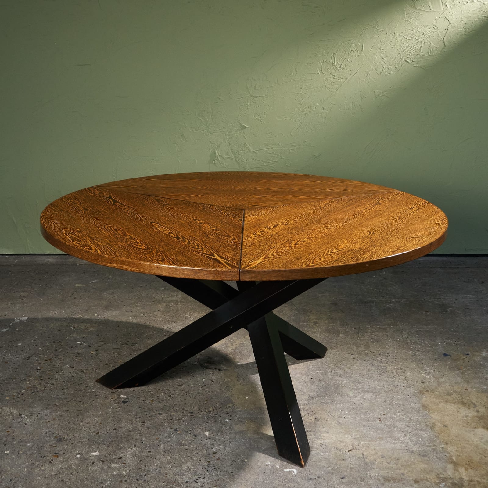 Gerard Geytenbeek, Round Dining Table in Wengé with Tripod Legs, 1960s