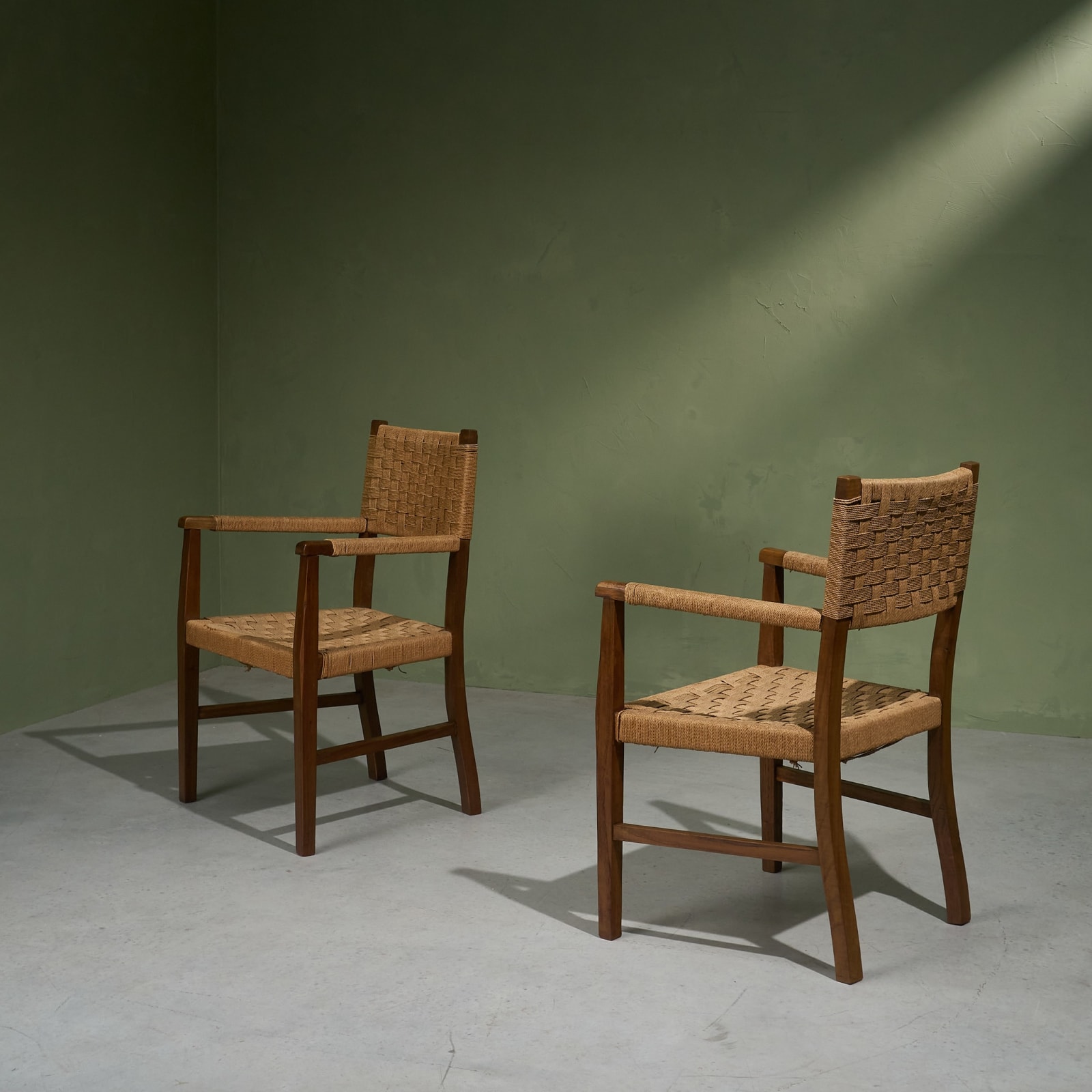 Pair of Arm Chairs with Oak Frame and Seagrass Webbing, Italy, 1940s