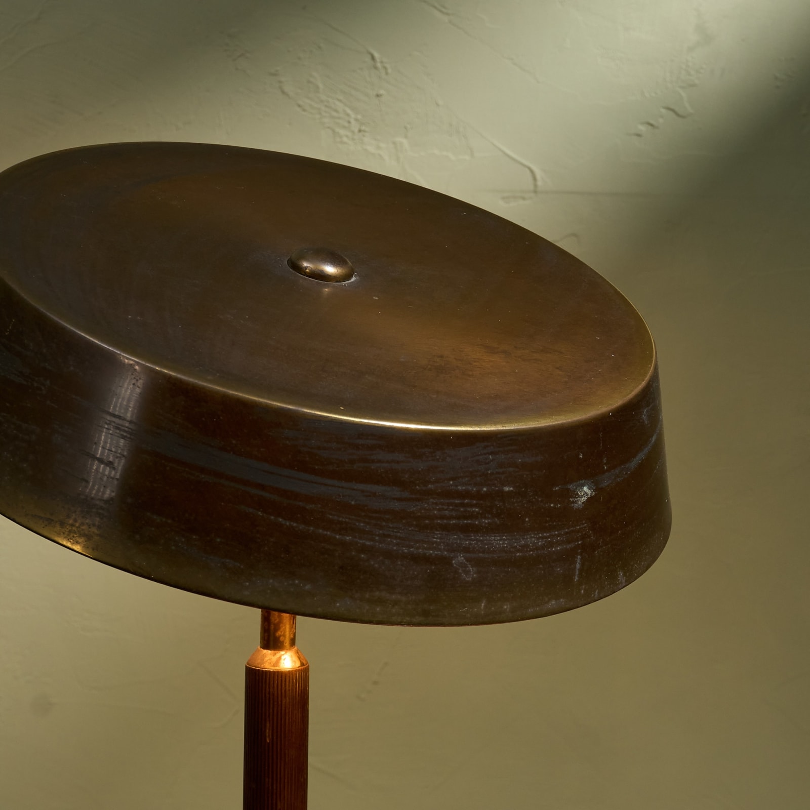 Giovanni Michelucci, Patinated Brass Table Lamp with Pivot Stem and Shade, Italy, 1950s