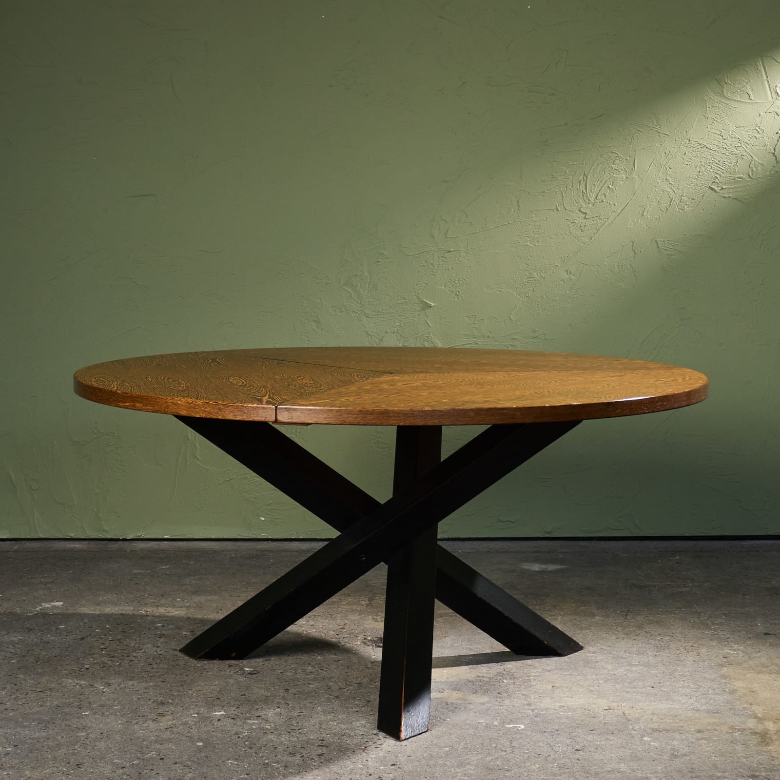 Gerard Geytenbeek, Round Dining Table in Wengé with Tripod Legs, 1960s