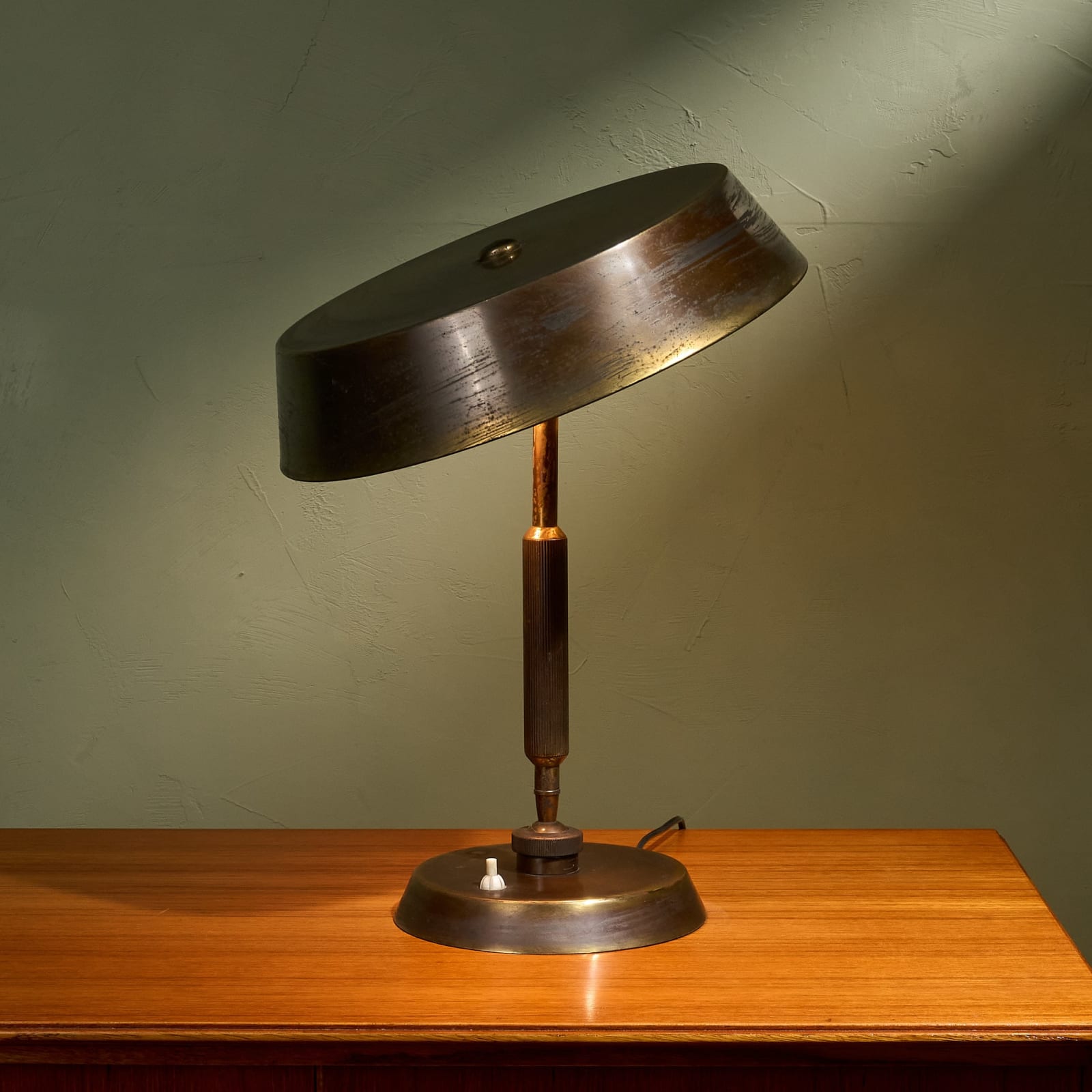 Giovanni Michelucci, Patinated Brass Table Lamp with Pivot Stem and Shade, Italy, 1950s