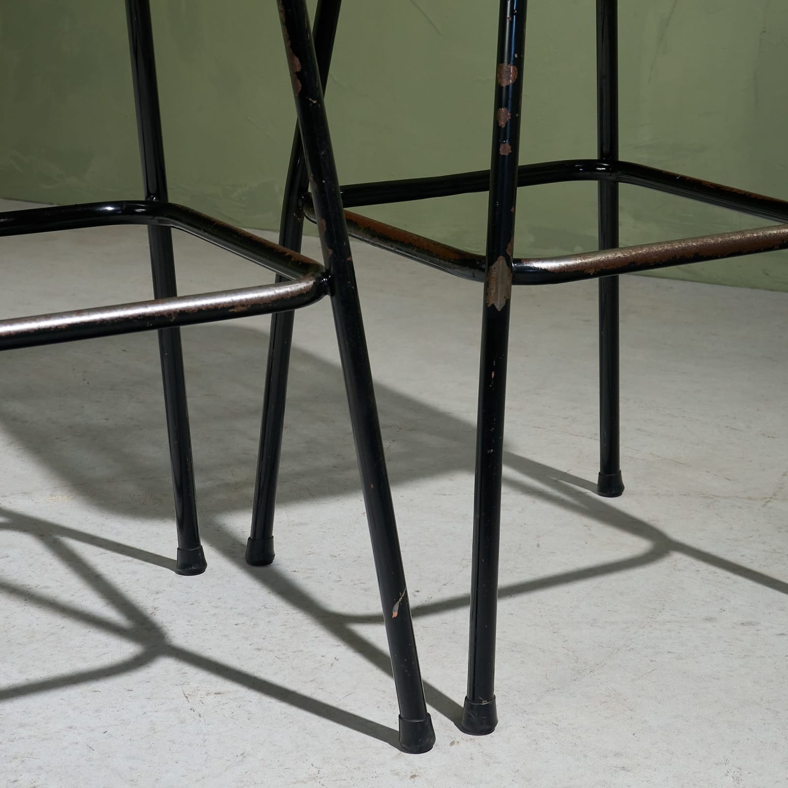 Set of 4 Counter Bar stools in Wicker and Black Steel by Rohé Noordwolde, The Netherlands, 1960s
