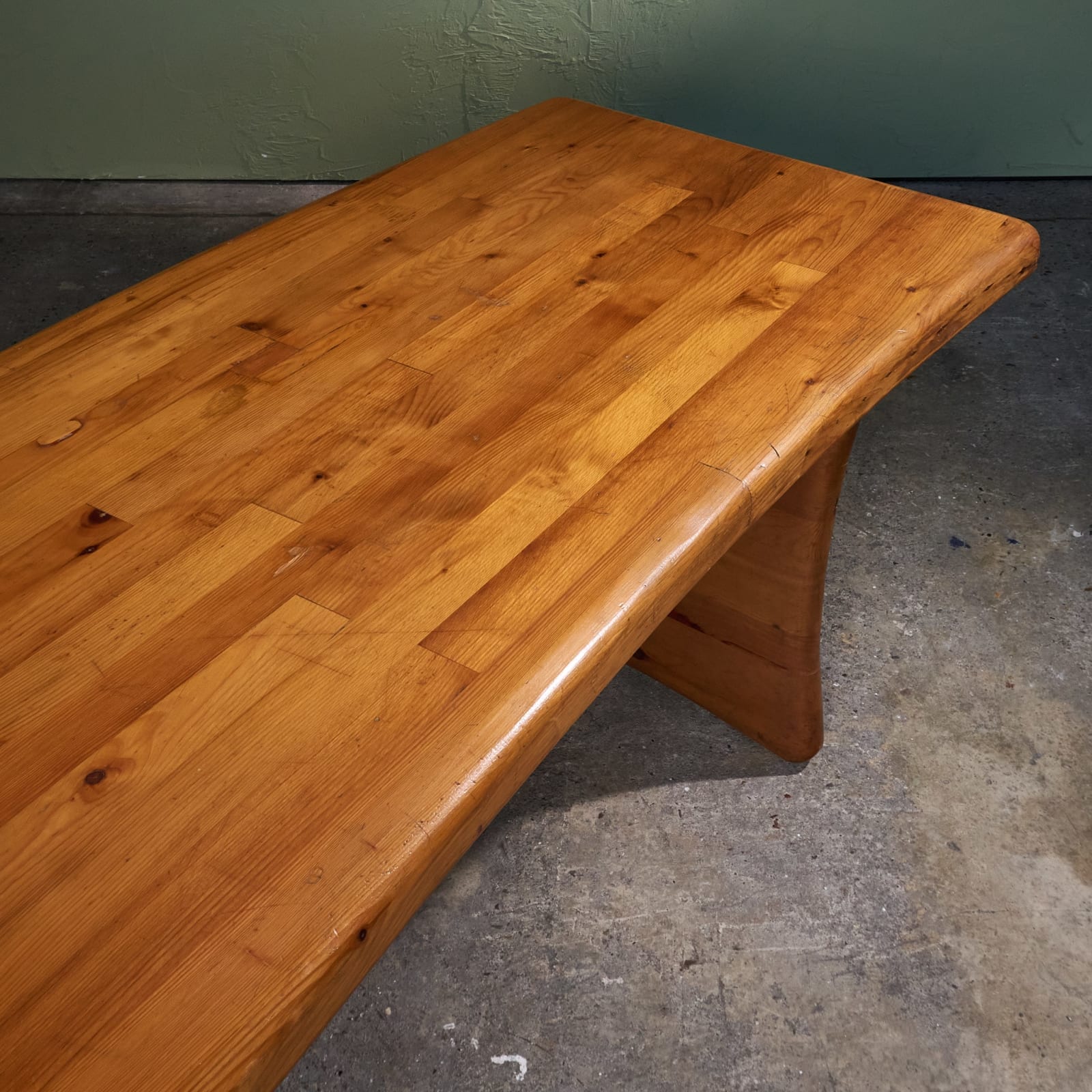 Architectural 'Forme Libre' Writing Desk in Solid Pine , France, 1960s
