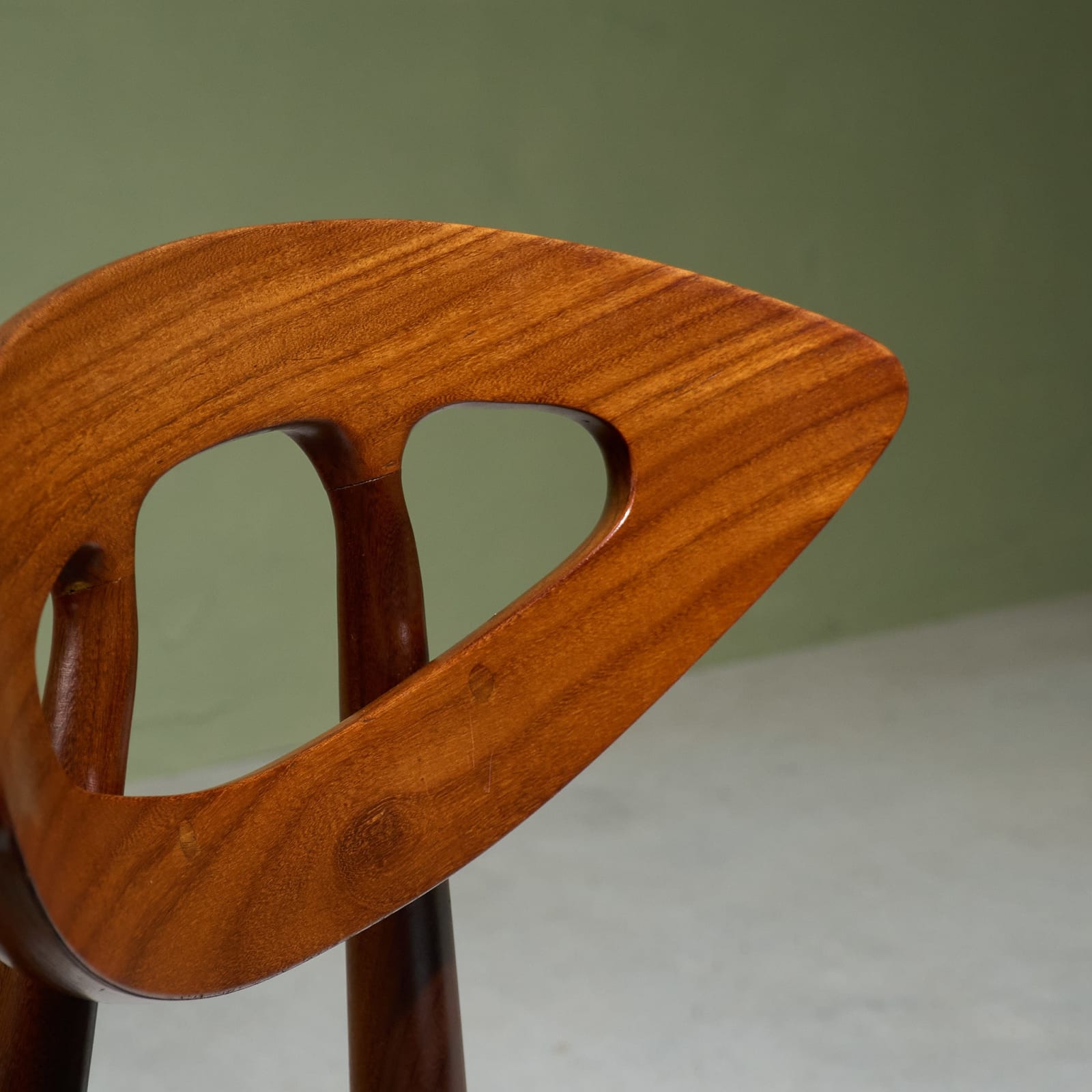 Ejvind Johansson, Set of Six 'Eye Chairs' in Teak and Black Leather, Denmark, 1960s