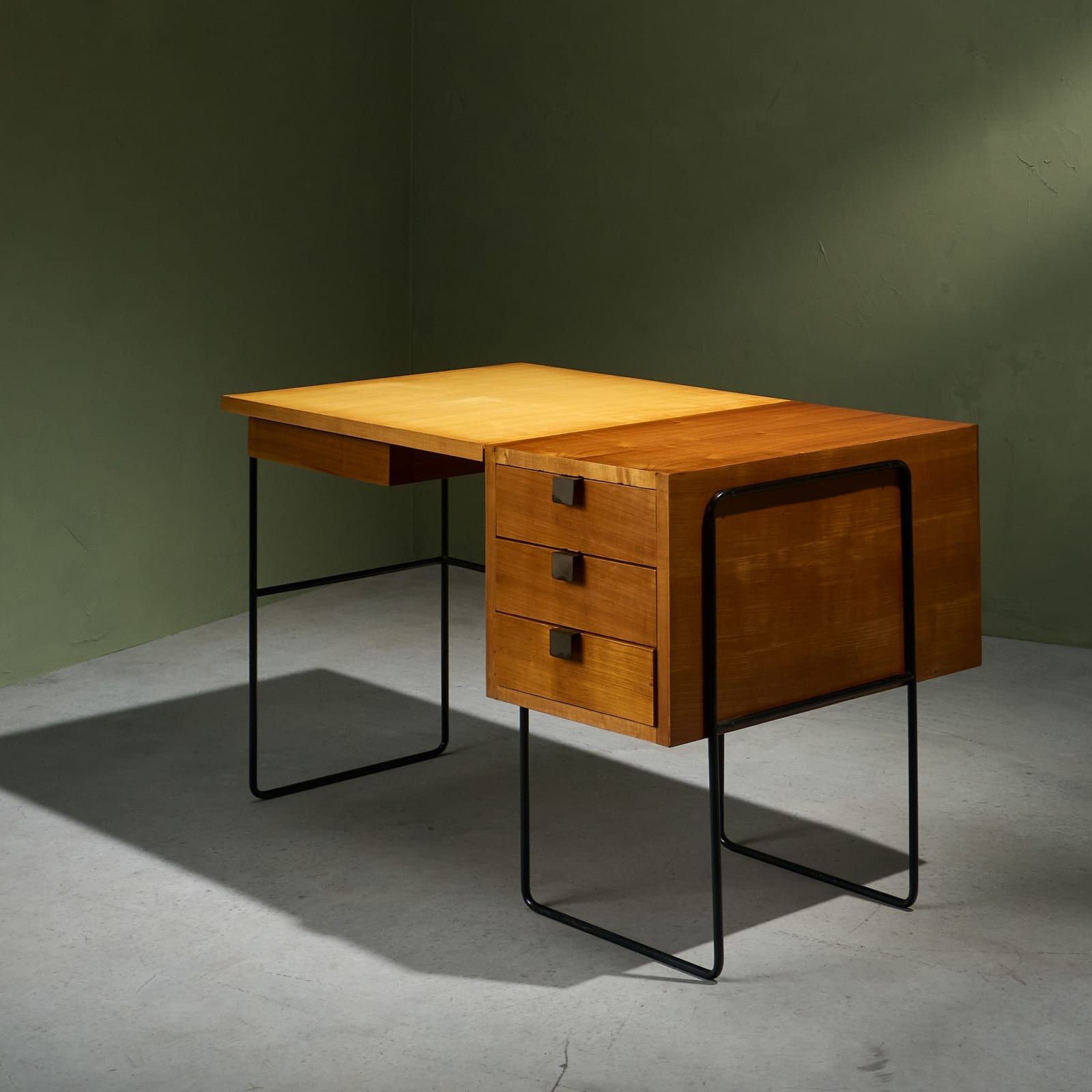 Taichiro Nakai, Pair of Duo-Tone Writing Desks for La Permanente Mobili Cantù, 1955