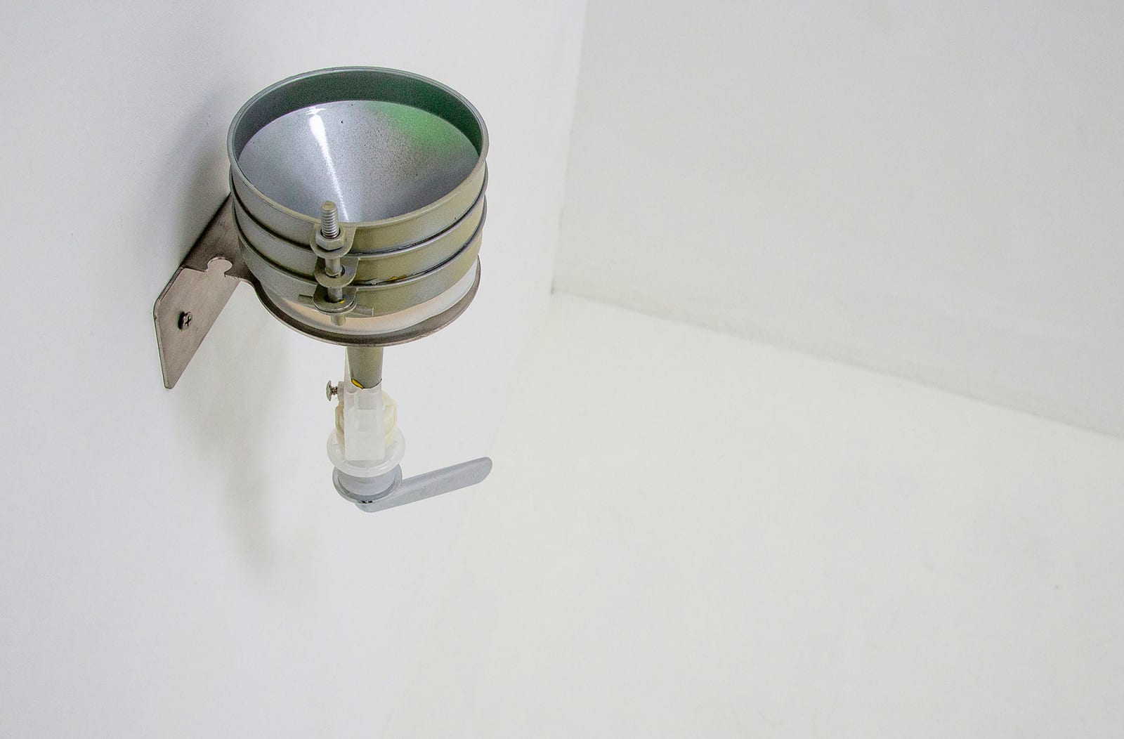 龔寶稜 Pao-Leng KUNG, Into a Small Opening, 2021