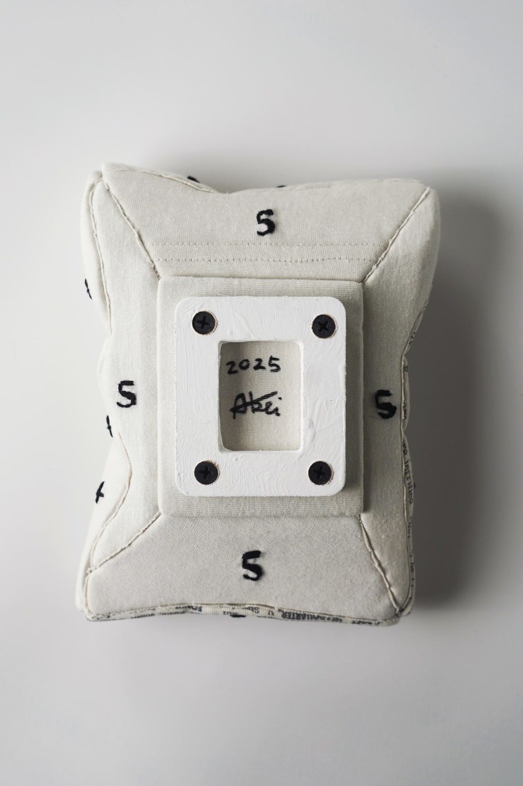 劉正堃 Abei LIU, 思思念念的那一包 The Bag of Longing, 2025