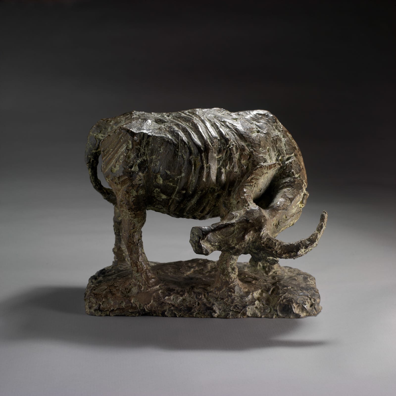 熊秉明 HSIUNG Ping-Ming, 回首牛 Buffalo Turning Head Ed. EA III/IV, 1993