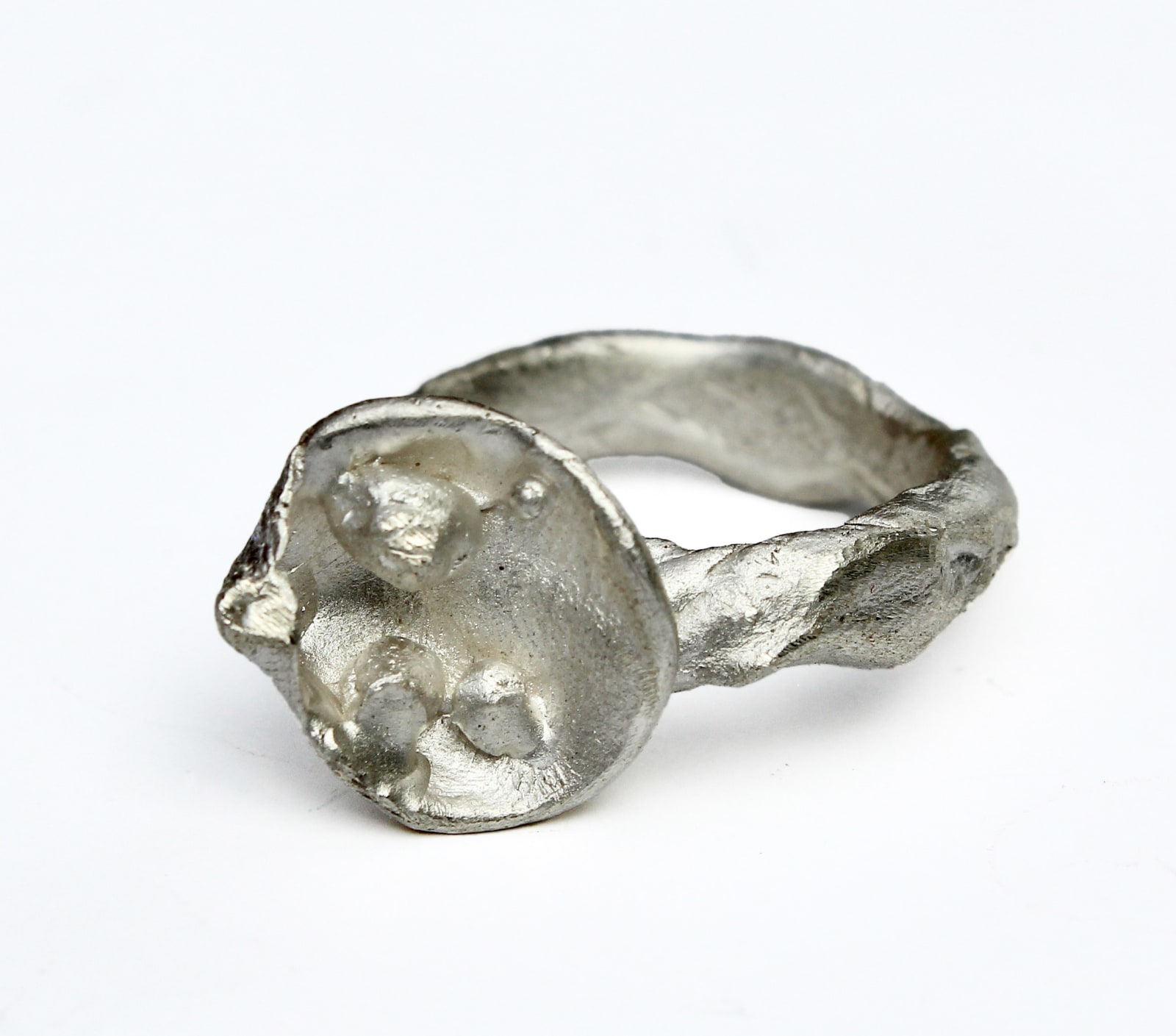 Emily McCulloch Childs, Ring (Bunurong Country, VIC), 2024