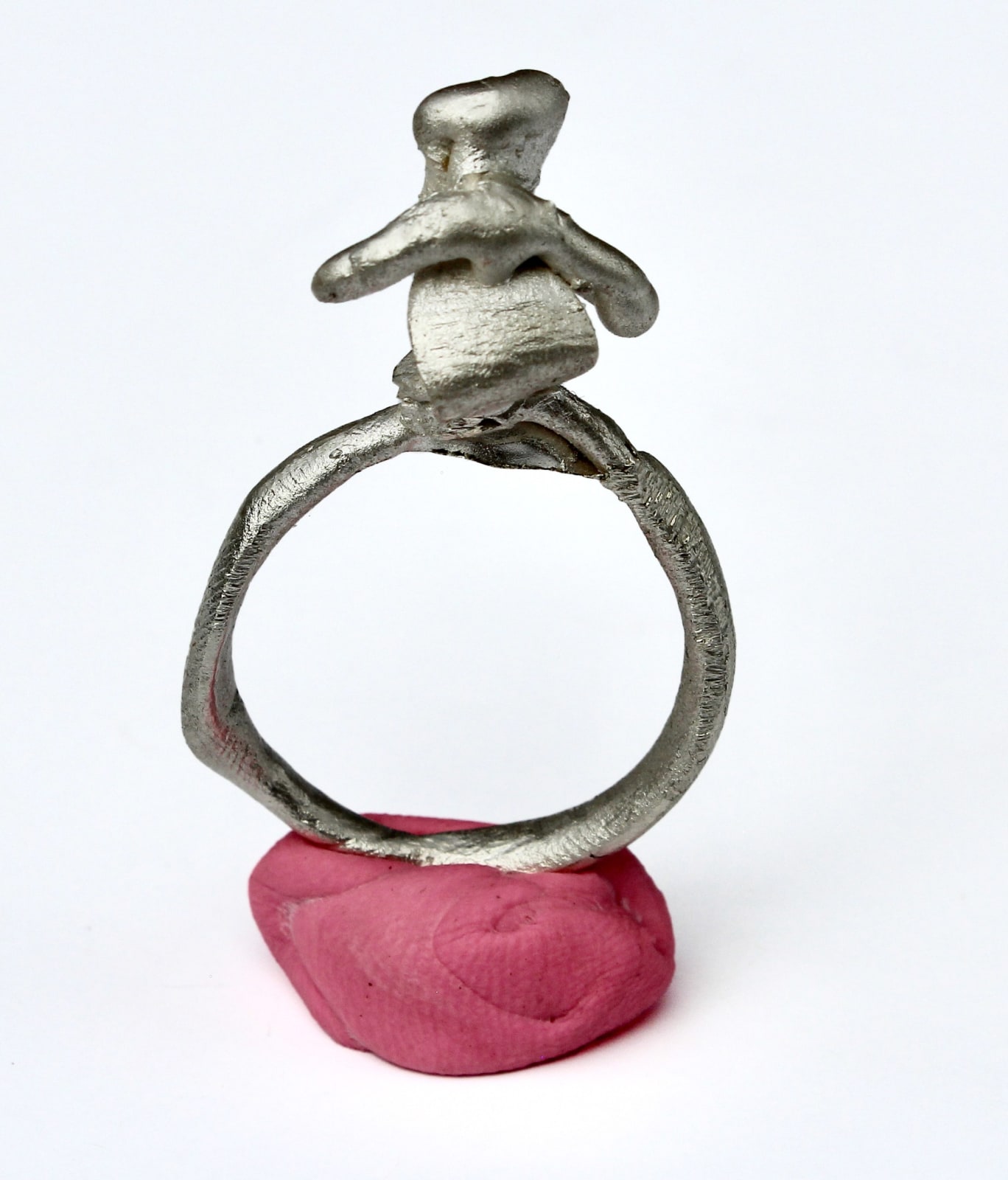 Emily McCulloch Childs, Ring (Bunurong Country, VIC), 2024