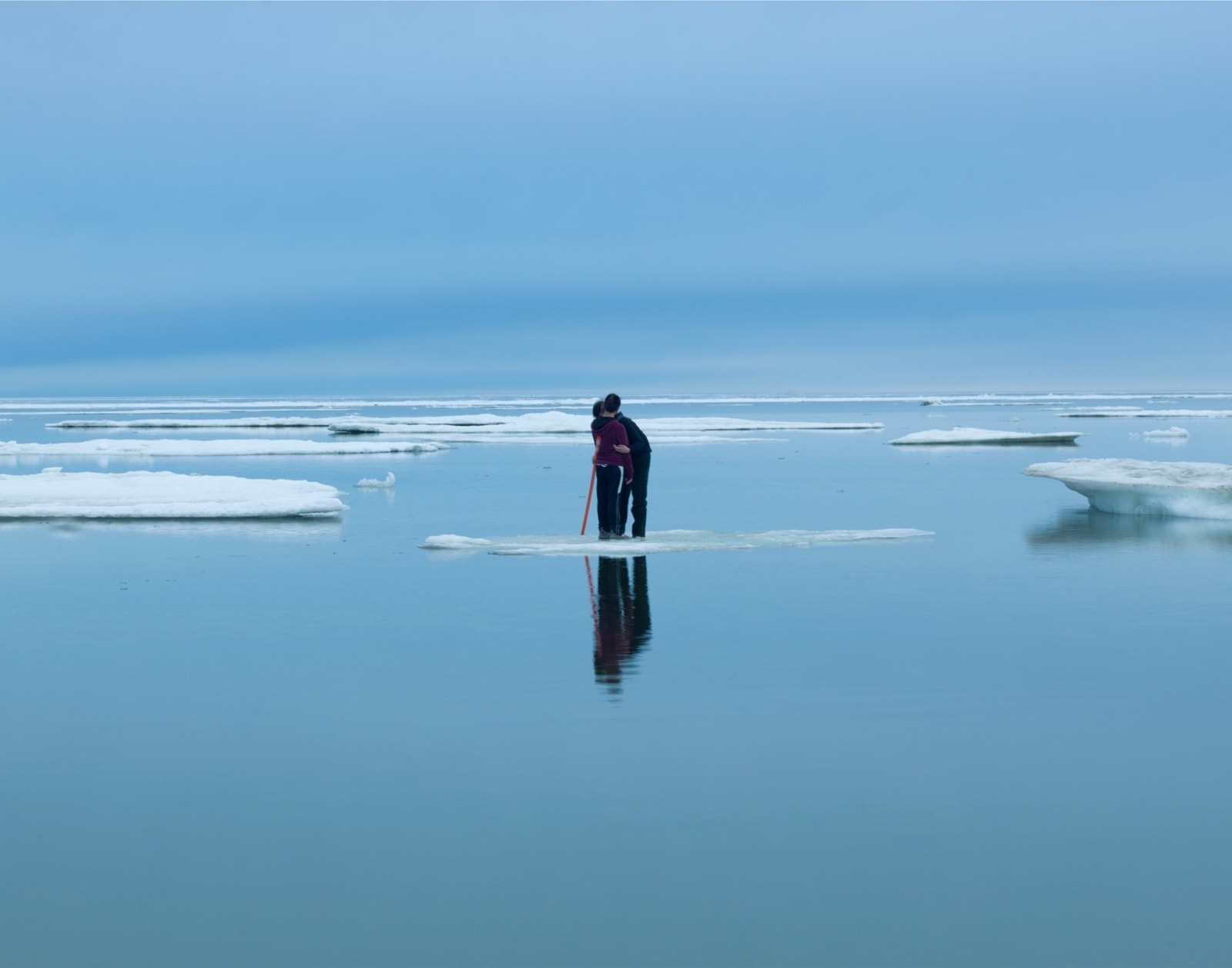 Alec Soth, A couple off of Nome’s beachfront. Alaska, 2015, 2023
