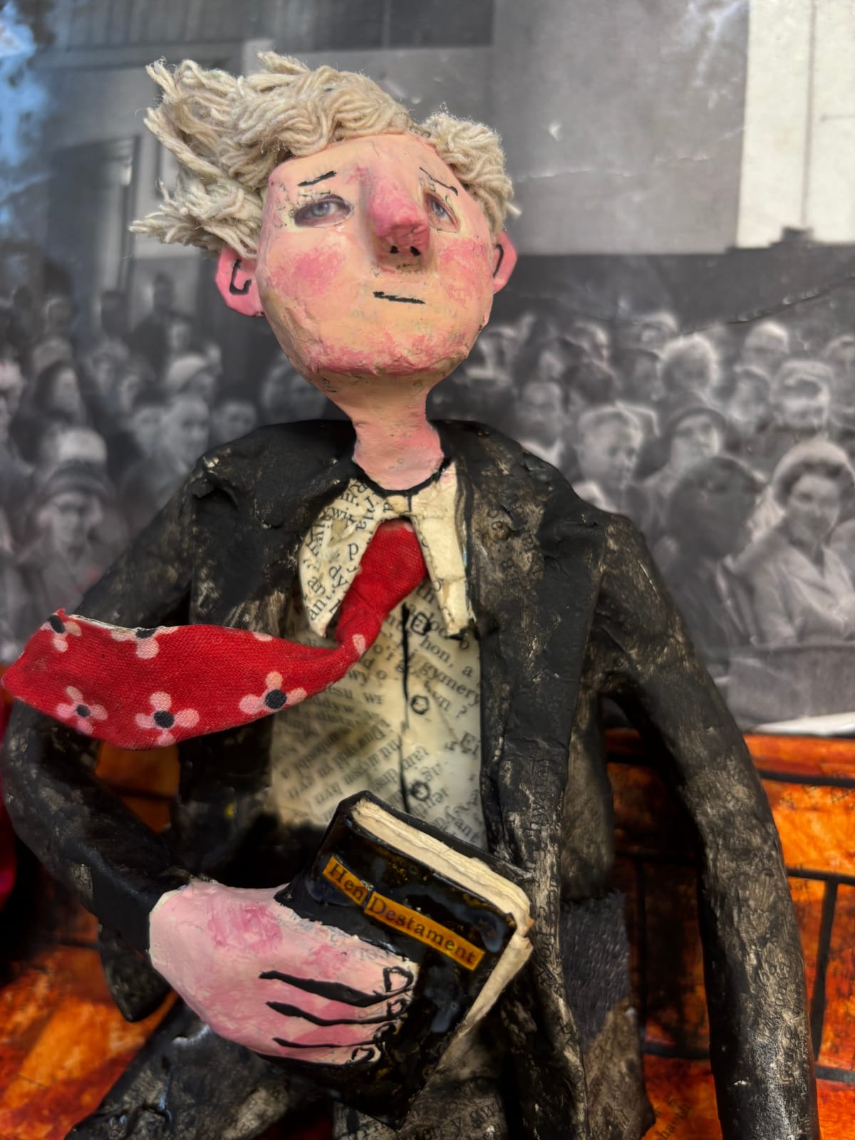 Luned Rhys Parri, Golygfa yn y Capel | Chapel Scene, 2025