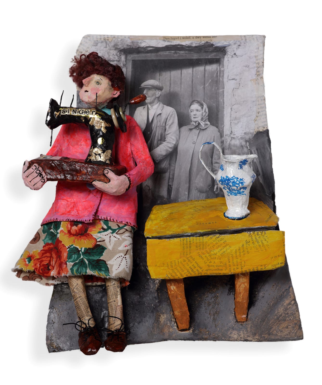 Luned Rhys Parri, Peiriant Gwnïo a Jwg / Sewing Machine and Jug