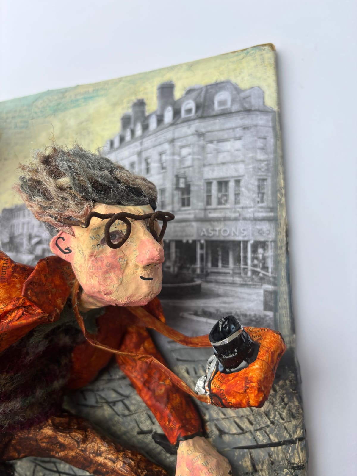 Luned Rhys Parri, Newyddiadurwr ar ei Feic | Journalist on his Bicycle, 2025