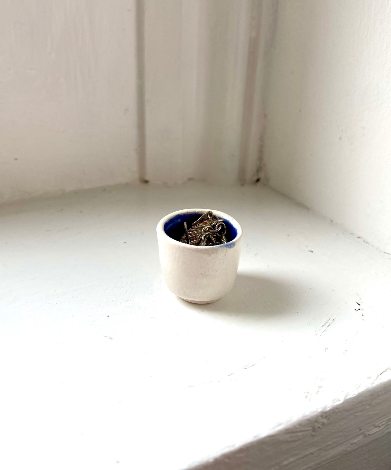 Tilly Slight, Blue-centred bowl with foot, 2020