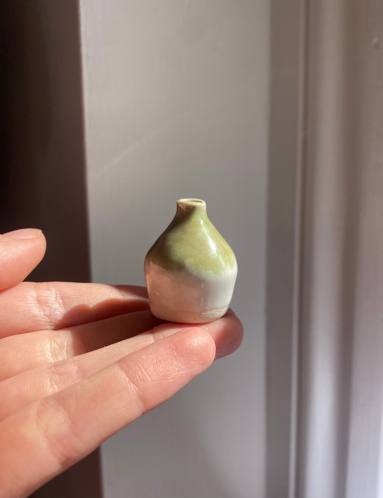 Tilly Slight, Avocado collar, 2023