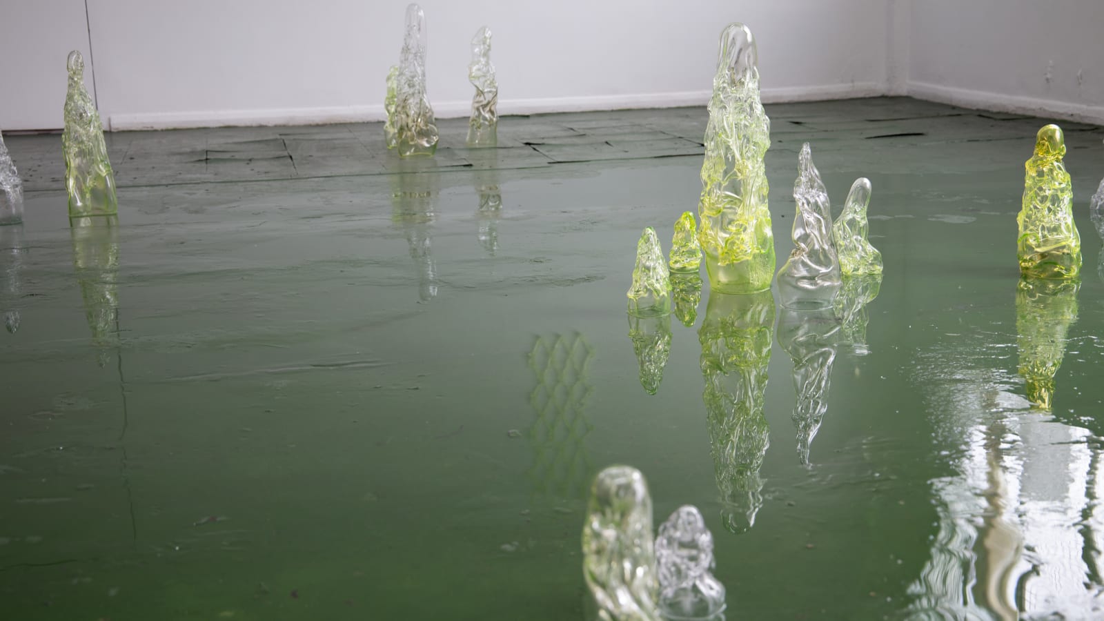 Jean-François Krebs, La terre elle-même se soulève et me sodomise, 2025