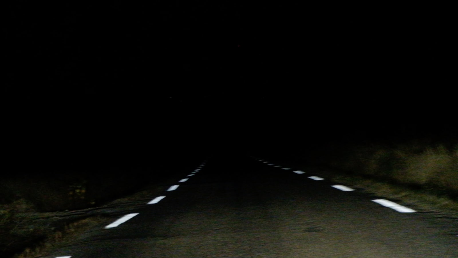 Chongyan Liu, Two lines, 2021