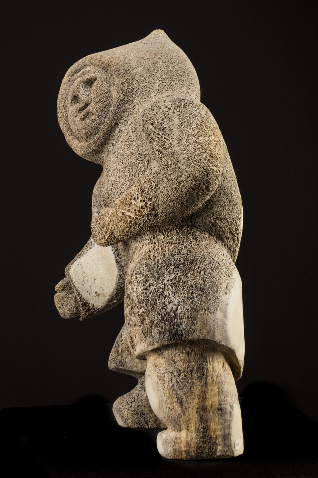 ALOOLOO KAUTUK (1949-) KANGIQTUGAAPIK (CLYDE RIVER), Standing Figure, November 1989