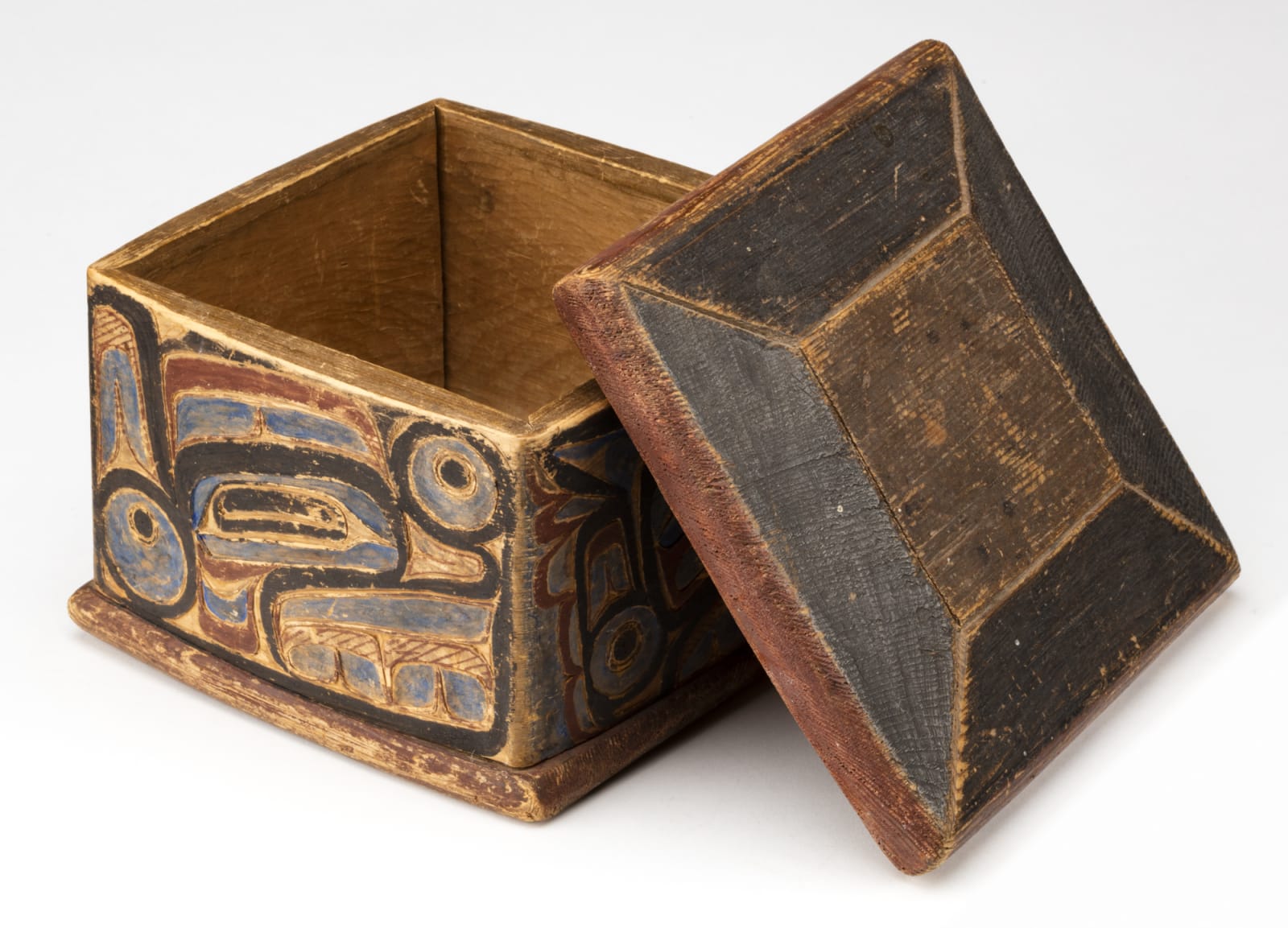 Attr.: CAPTAIN RICHARD CARPENTER (1841-1931) DU'KLWAYELLA HEILTSUK, WAGLISLA, Lidded Box, late 19th Century