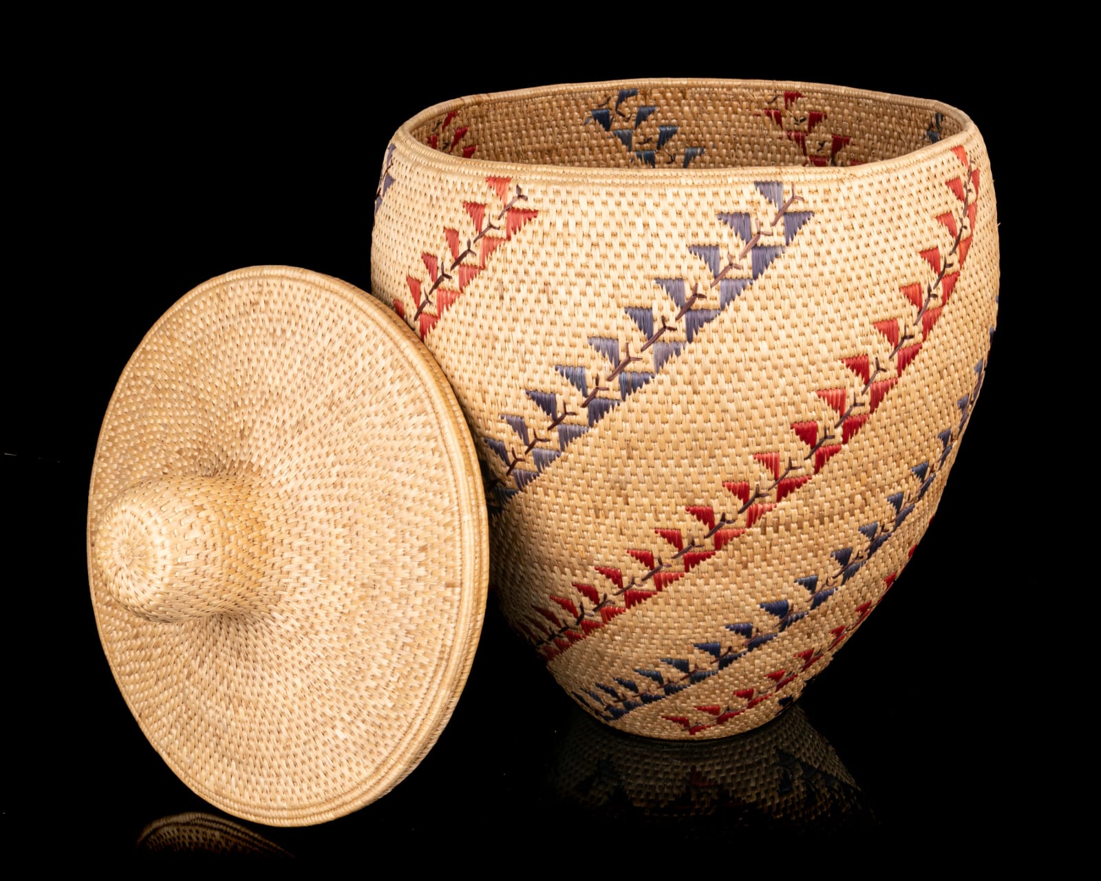 JANE WISEMAN (1947-), YUP’IK, NELSON ISLAND, AK, Large Lidded Basket, 2008