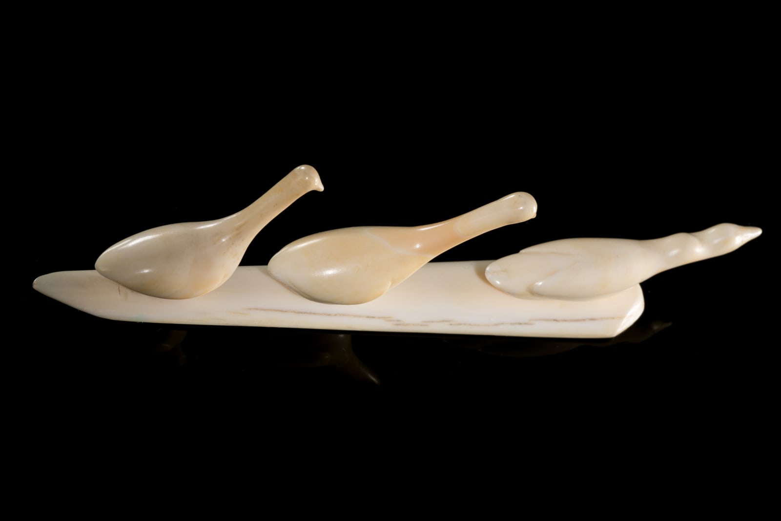 UNIDENTIFIED ARTIST, Probably KUGAARUK (PELLY BAY), Three Birds on Base, 1970s