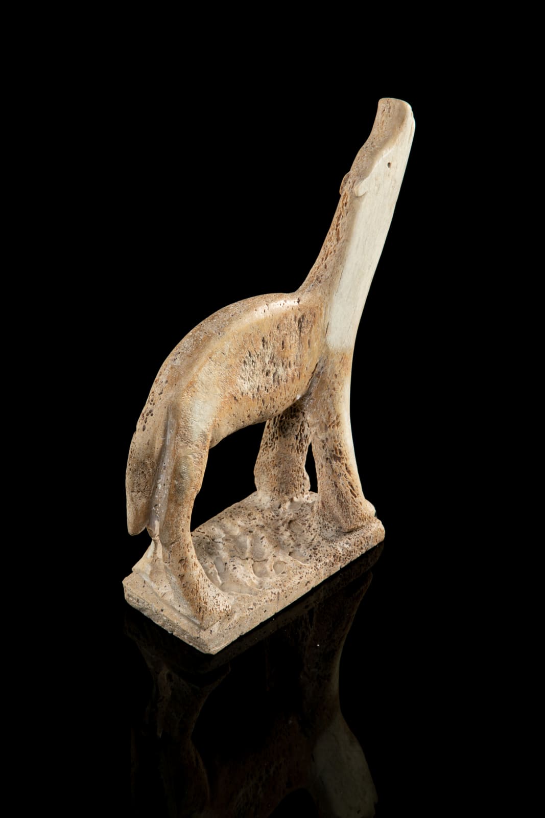 NUVEEYA (NOOVEEYA) IPELLIE (1920-2010) IQALUIT (FROBISHER BAY), Howling Wolf, 1970s