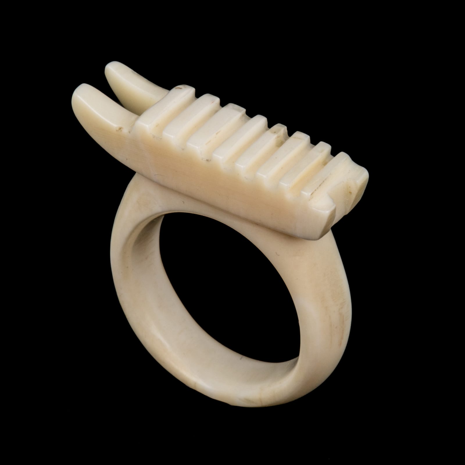 UNIDENTIFIED INUIT ARTIST, PANNIQTUUQ (PANGNIRTUNG), Qamutiik (Komatik) Ring, c. 1980s