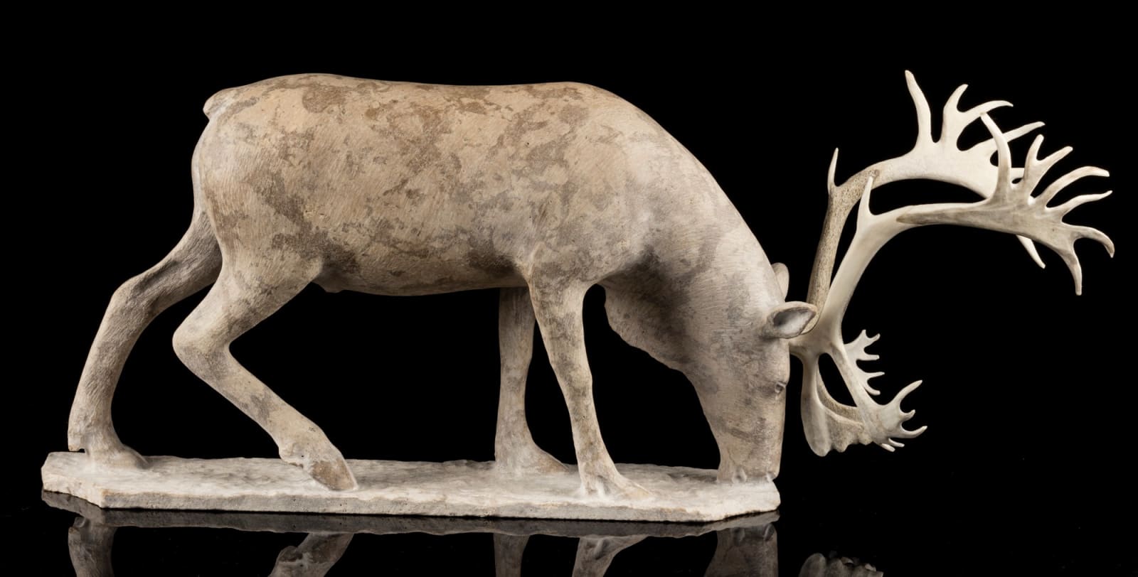 PAUL QUVIQ MALLIKI (1956-) IGLOOLIK, Caribou Grazing, 2002