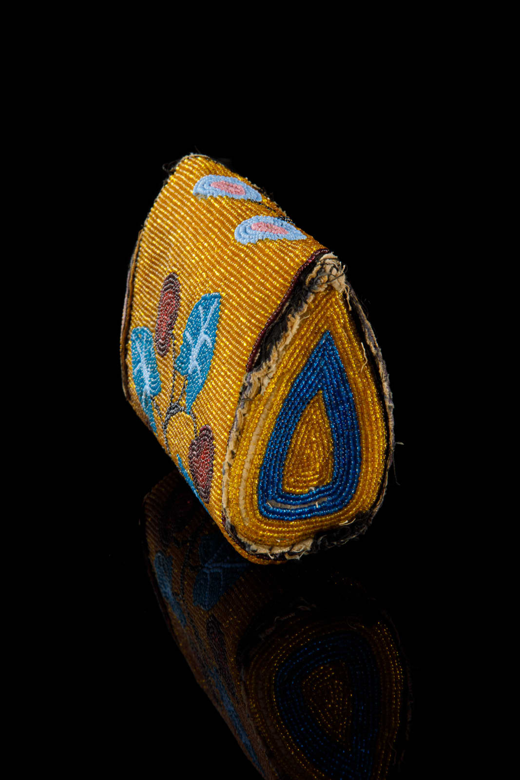 UNIDENTIFIED MAKER, ANISHINAABE (OJIBWA), Beaded Woman's Clutch (Hand Bag), c. 1900