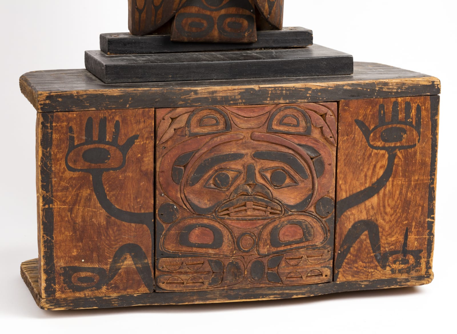 UNIDENTIFIED ARTIST, HEILTSUK, Monumental Model Totem Pole, early 20th century