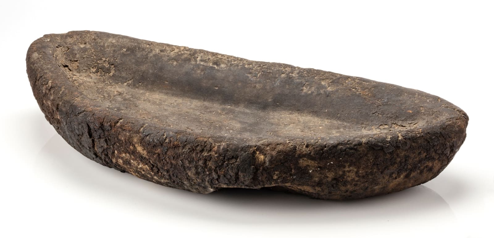 UNIDENTIFIED INUIT MAKER, EASTERN CANADIAN ARCTIC, Qulliq (Kudlik / Oil Lamp), early to mid 1900s