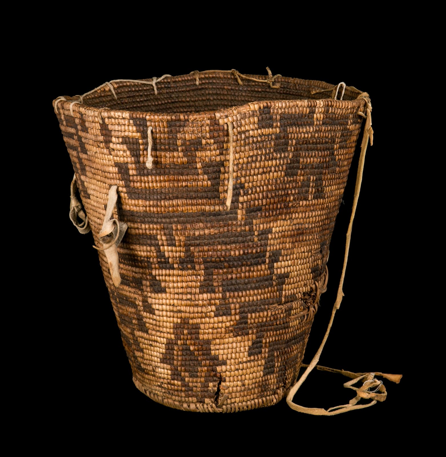 UNIDENTIFIED KLICKITAT OR YAKAMA ARTIST, Coiled Huckleberry Basket, c. 19th century
