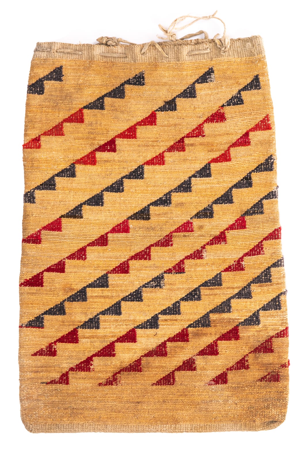 UNIDENTIFIED PLATEAU ARTIST, POSSIBLY NIMÍIPUU (NEZ PERCE), Cornhusk Bag , 19th century