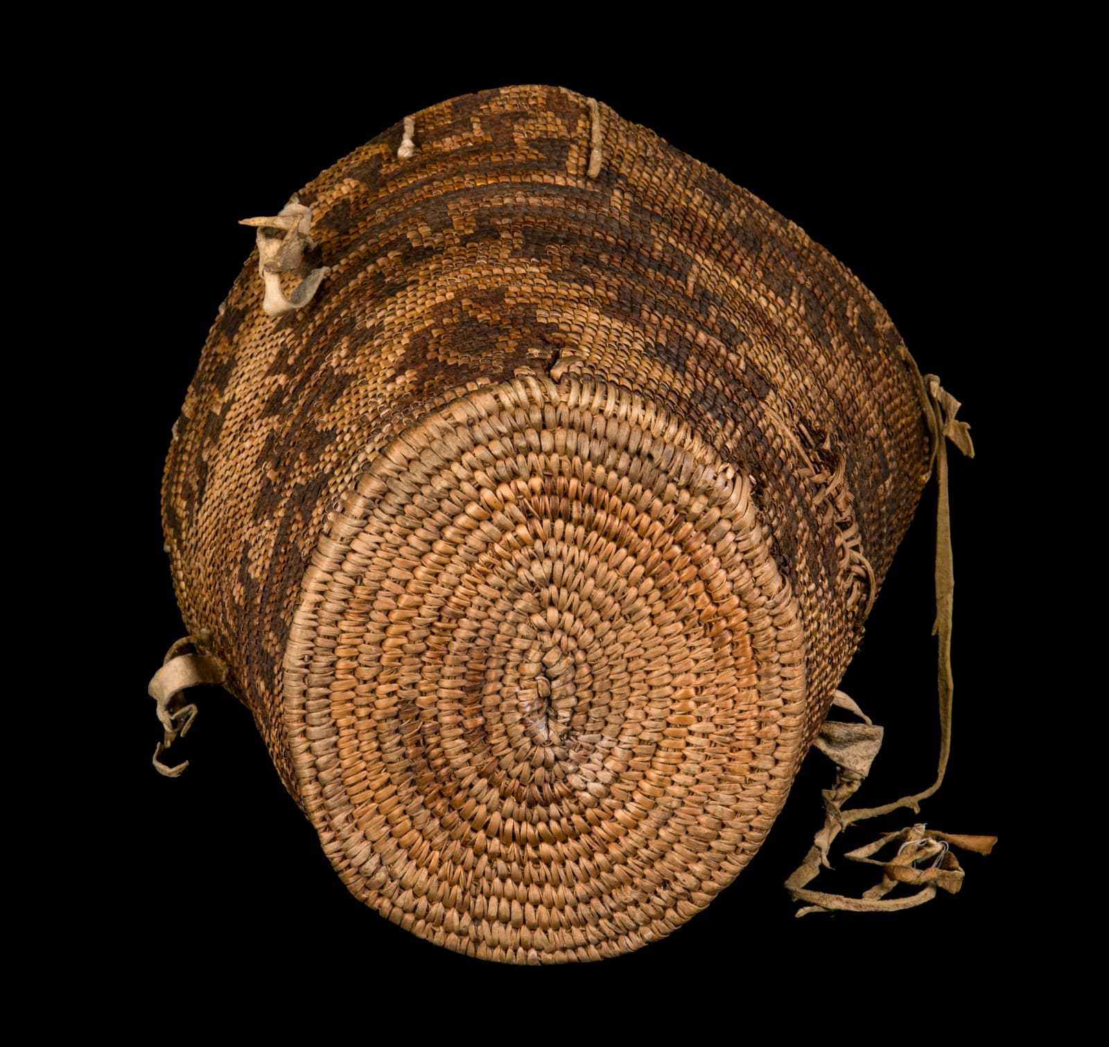 UNIDENTIFIED KLICKITAT OR YAKAMA ARTIST, Coiled Huckleberry Basket, c. 19th century