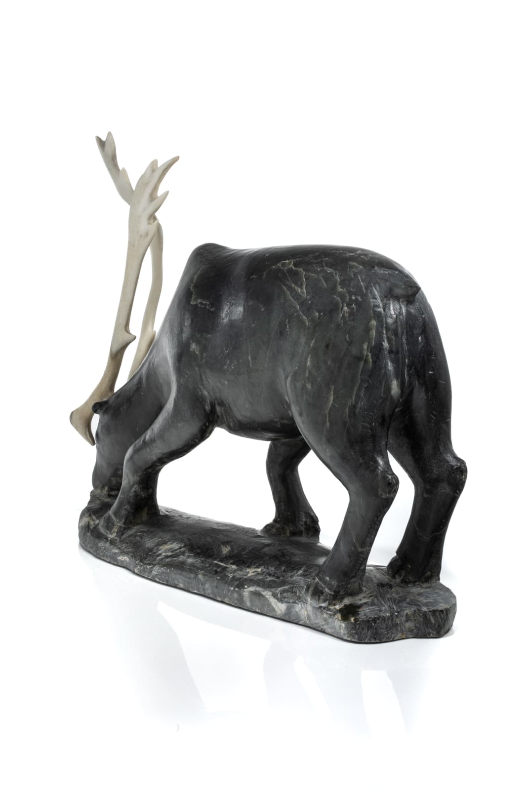 TOWATUGA SAGOUK (1934-) IQALUIT (FROBISHER BAY), Caribou Feeding, late 1960s / early 1970s