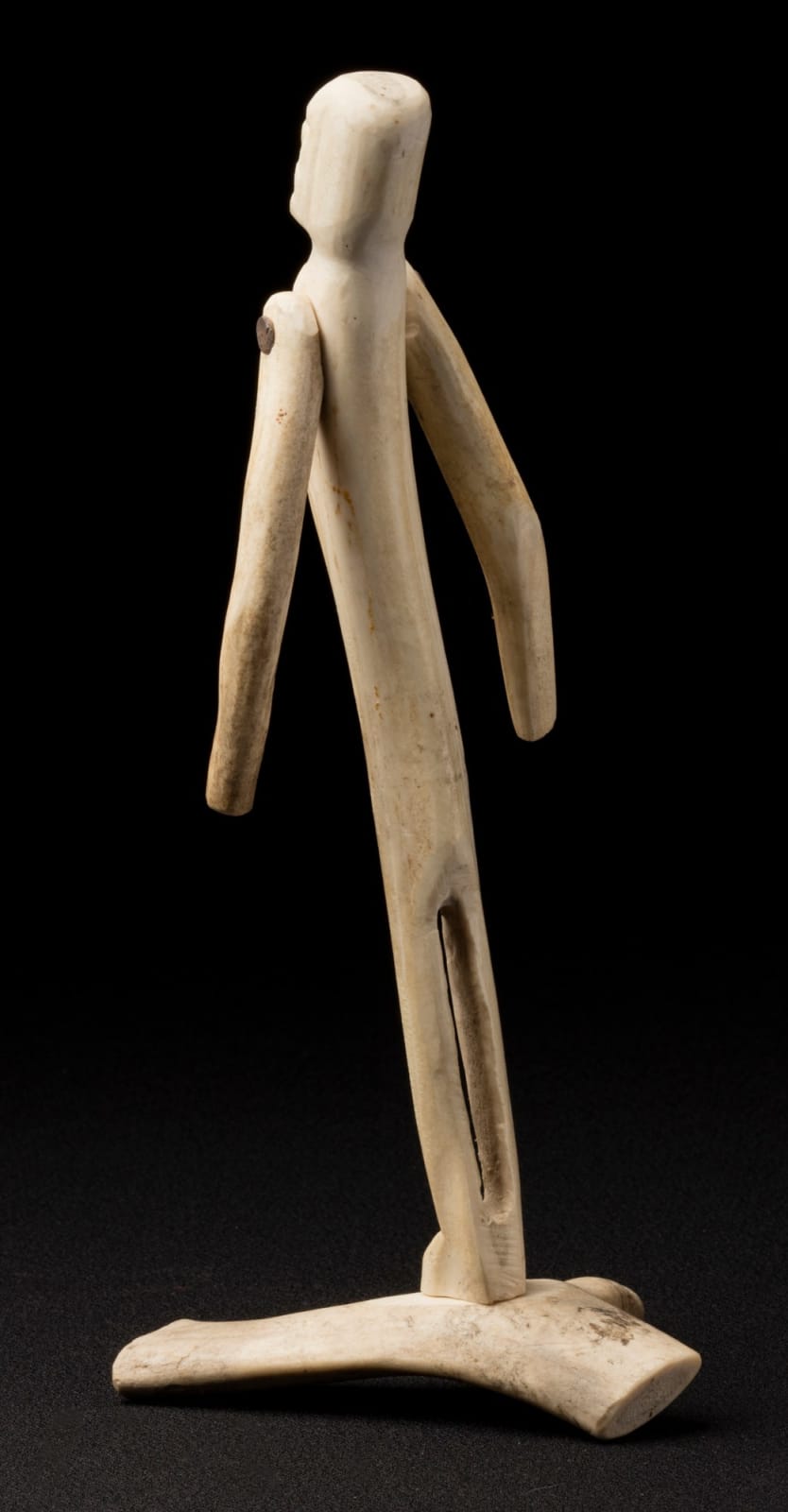 LUKE IKSIKTAARYUK (1909-1977) QAMANI’TUAQ (BAKER LAKE), Standing Man, Looking Up, early 1970s