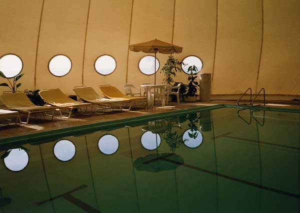Dorothy Bohm, Tel-Aviv, Israel, 1989