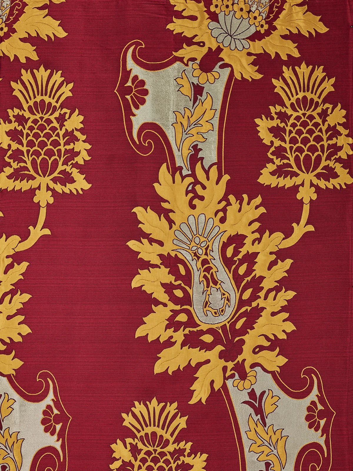 Malvern Piccadilly Guardsman Red Gold