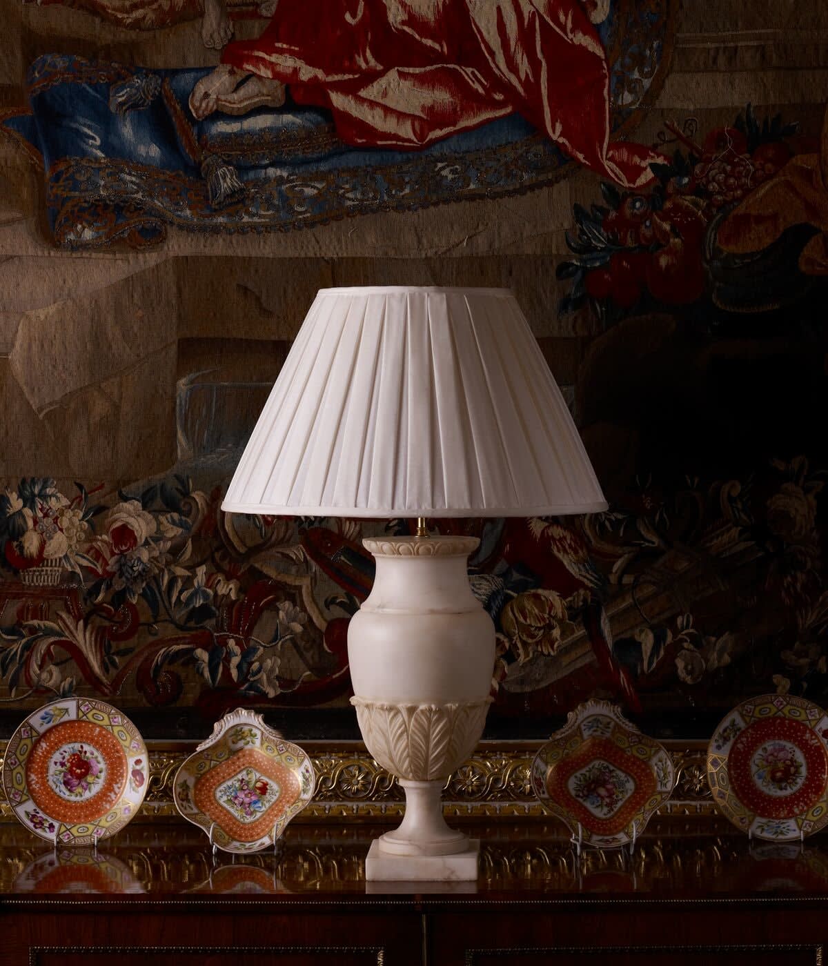 Alba Alabaster Urn Table Lamp